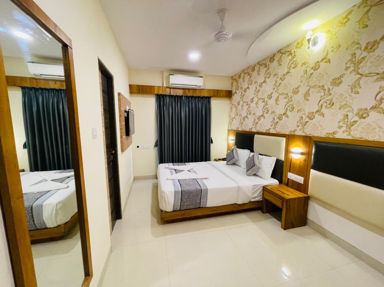 Deluxe-Room-service-apartment-near-Mumbai-airport