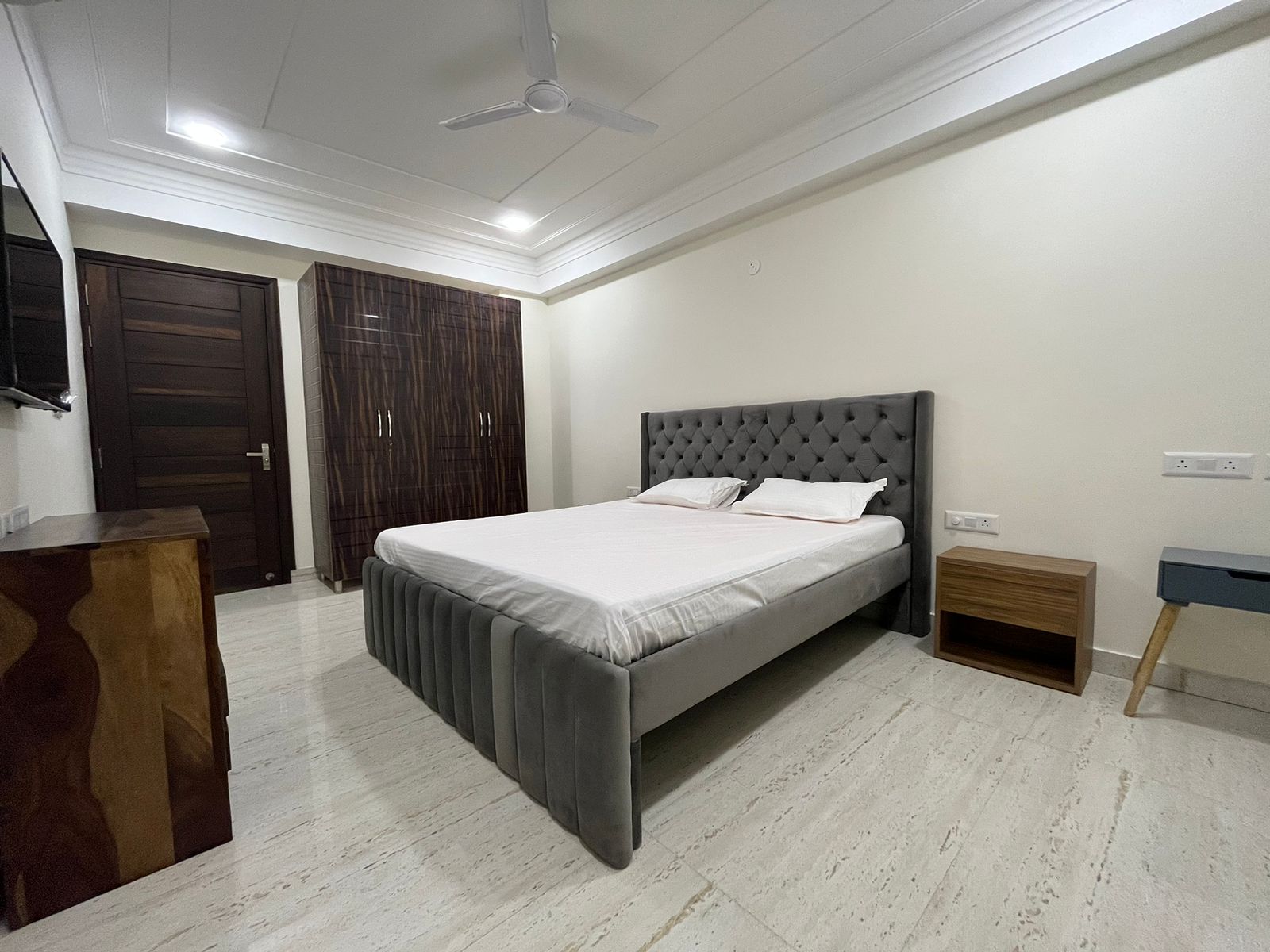 one-bedroom-apartment-near-Max-Hospital