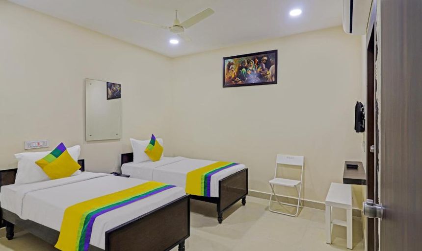 Twin-bedded-room-in-Hotel-Pride-Inn-Hyderabad-airport